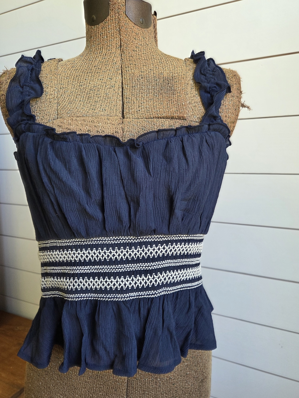 Francesca's Robin Ruched Top - Picture 3 of 11